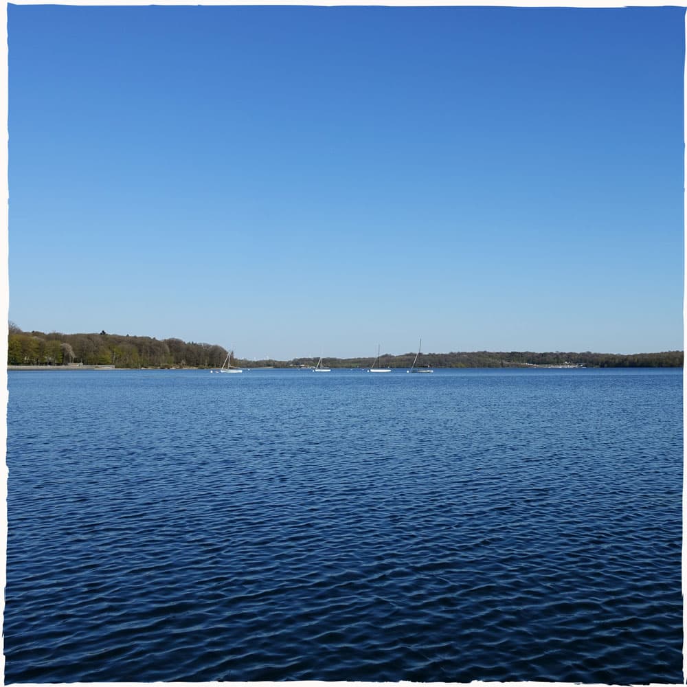 Lac de l’eau d’heure depuis la plage aménagée